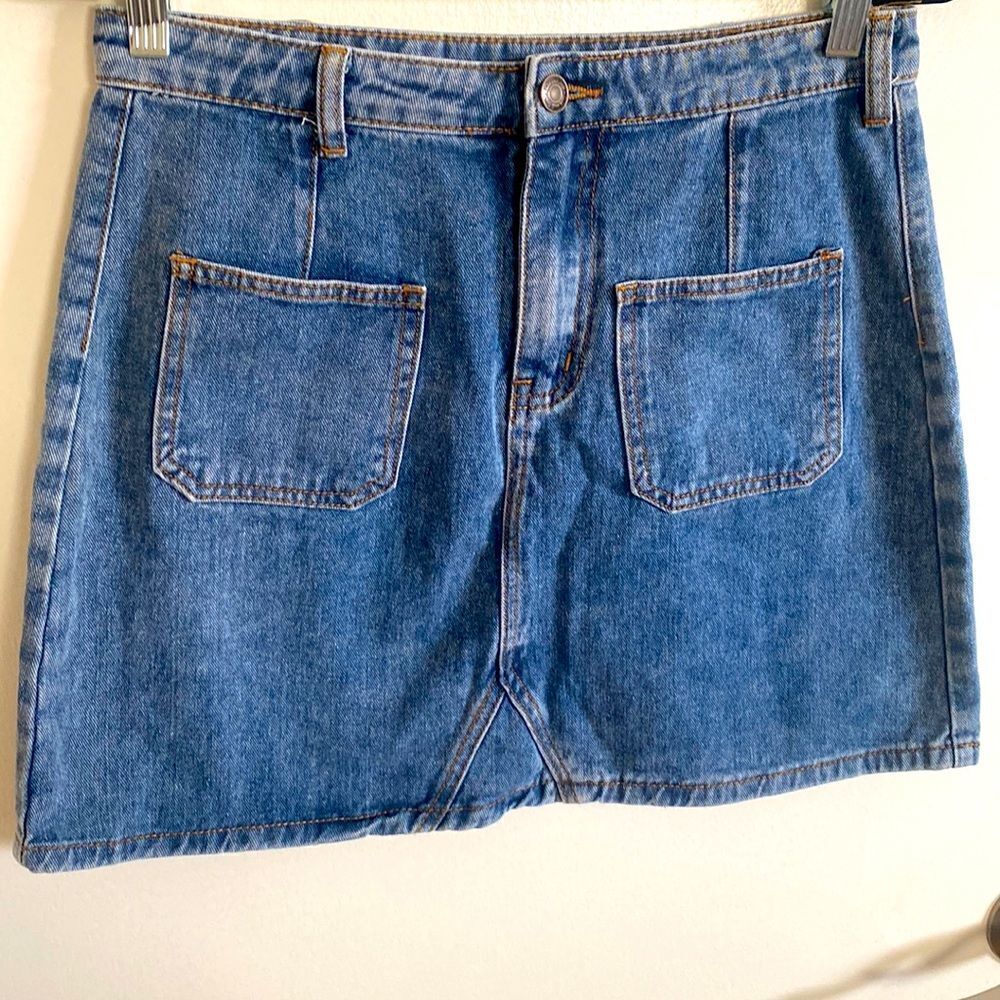 Sadie & Sage- Blue denim mini skirt with patch pocket- Size Medium